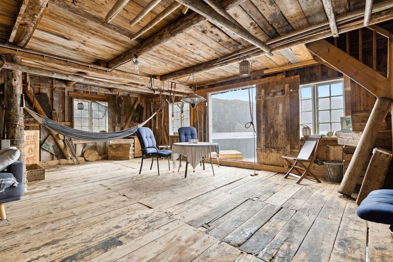 Båthuset har et areal på hele 127 kvadratmeter. Galleribilde