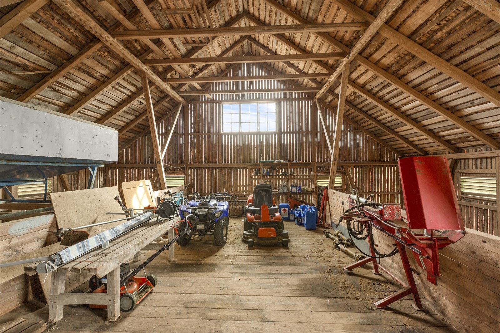 Låven innvendig Galleribilde
