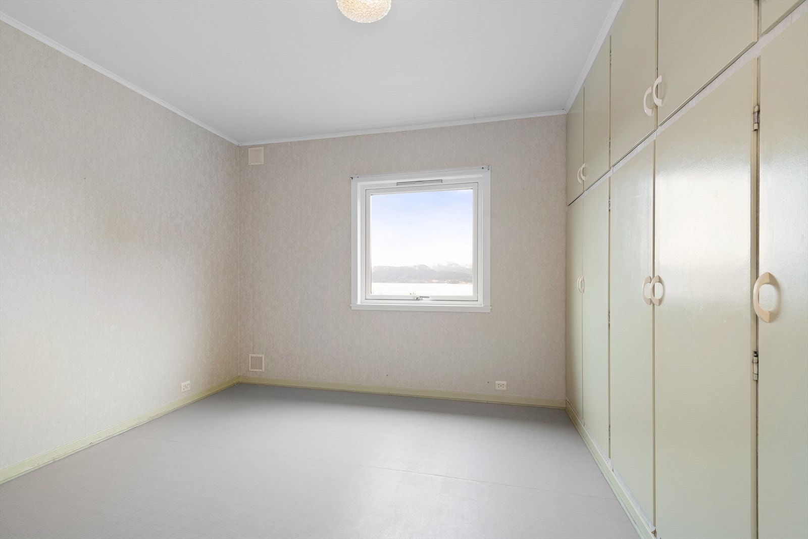 Boligens første etasje har 2 soverom. Galleribilde