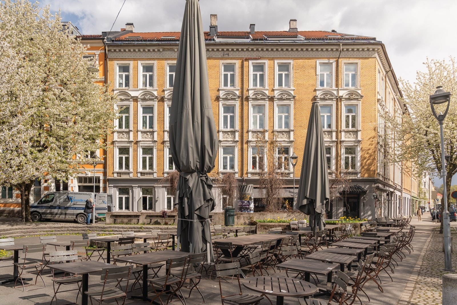 Torshov er et svært populært sted å bo. Dette skyldes bla. et hyggelig utvalg av utekaféer og spisesteder, samt supersentral beliggenhet ift resten av byen Galleribilde