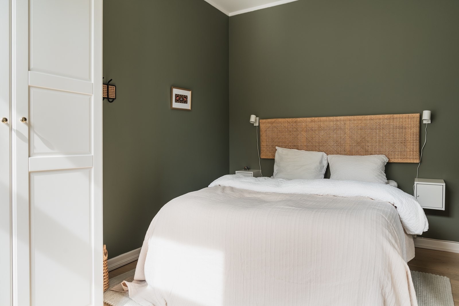 Soverommet er malt i en delikat fargetone Galleribilde