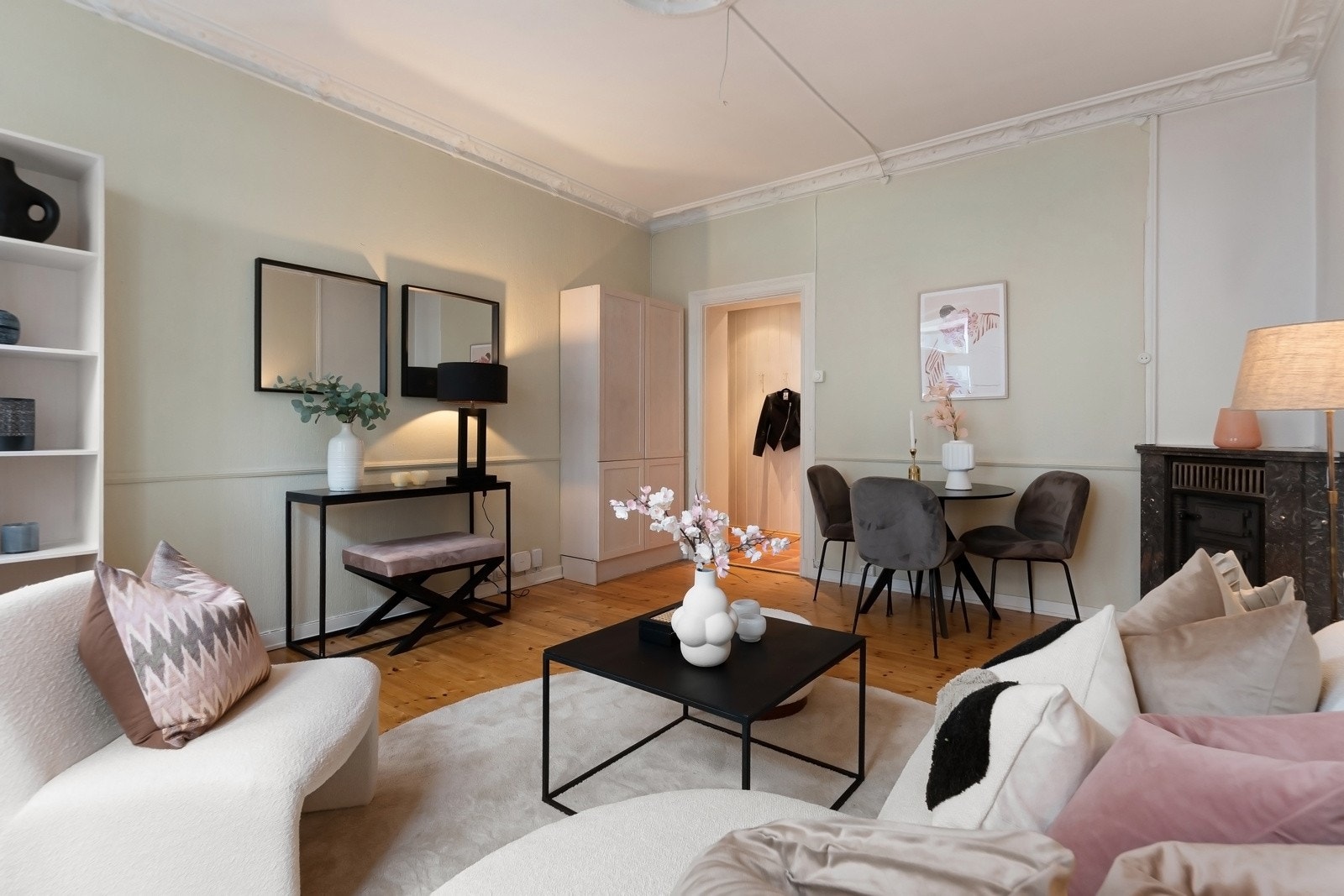 Luftig og åpen stue med god romfølelse. Galleribilde