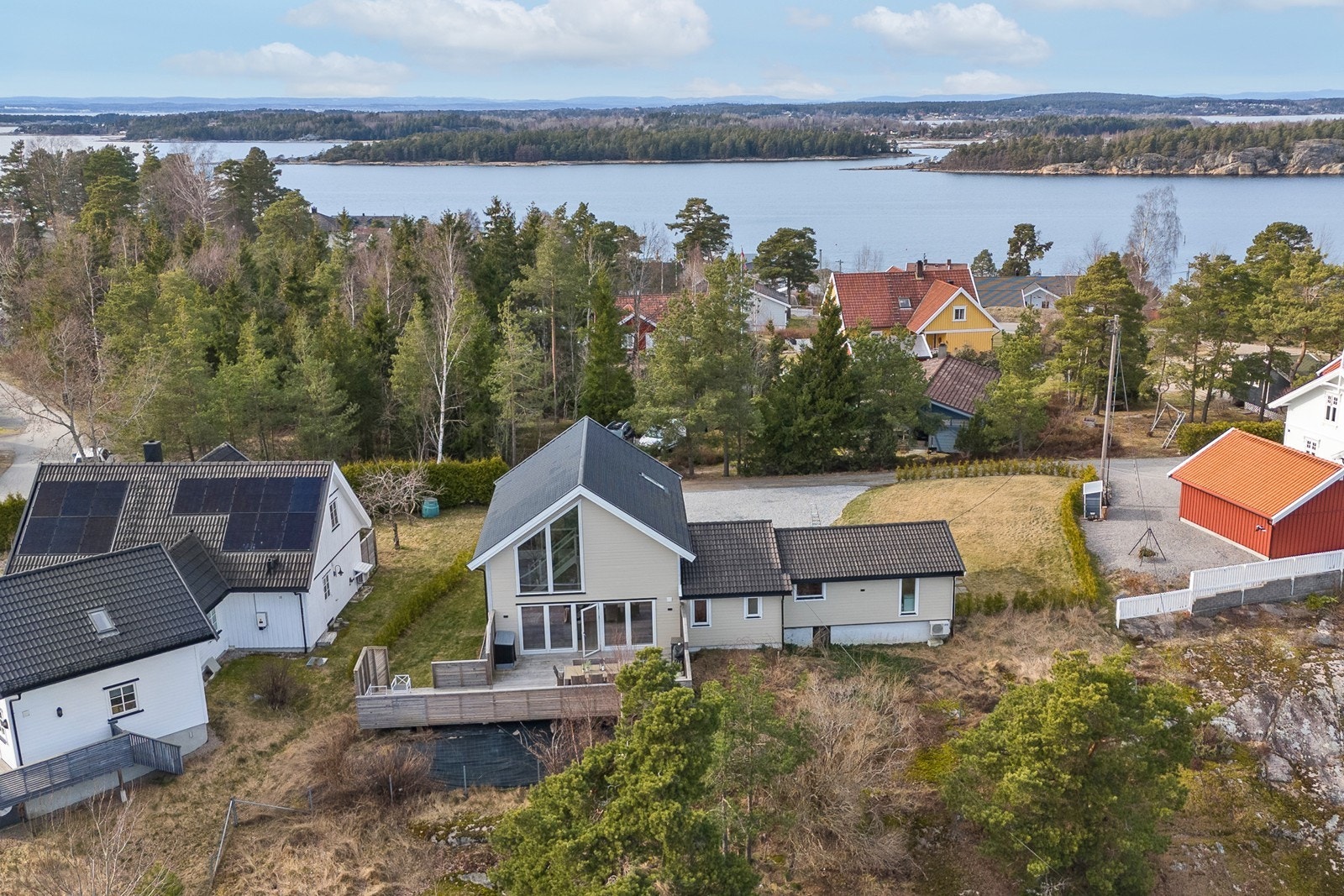 For friluftsentusiaster og de som ønsker å holde seg aktive, byr Saltnes på sykkelstier og turmuligheter som passer for alle ferdighetsnivåer. Galleribilde
