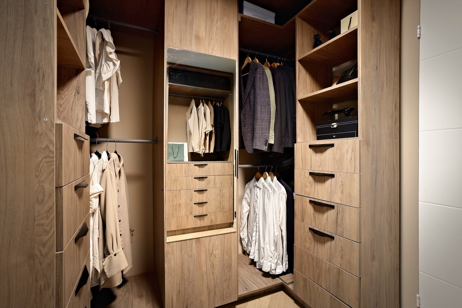 Her har du gode oppbevaringsmuligheter, samt et tidløst uttrykk. Galleribilde