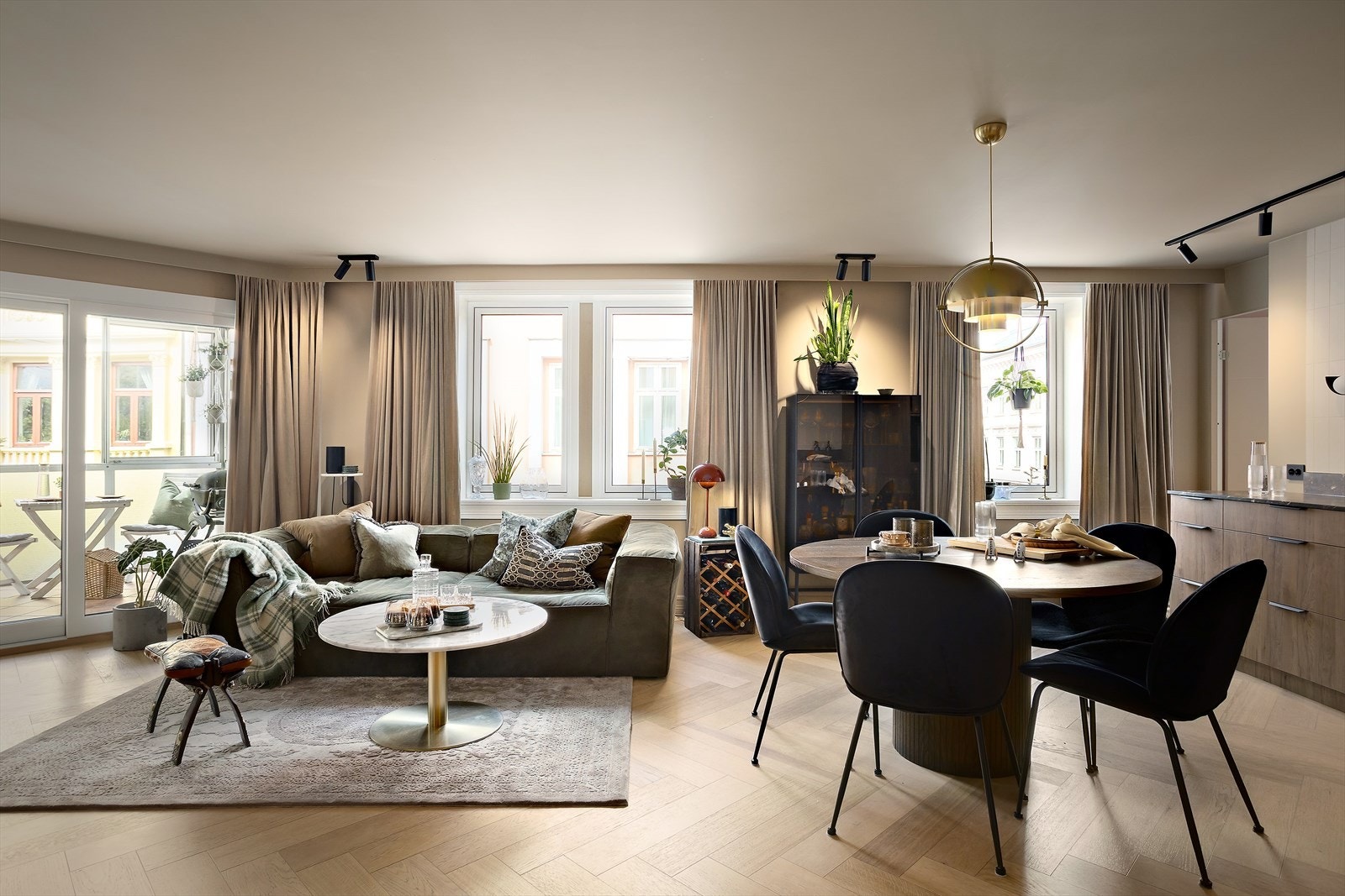 Fredrick A. Haarr v/Nordvik Frogner har gleden av å presentere Schweigaards gate 63. Galleribilde