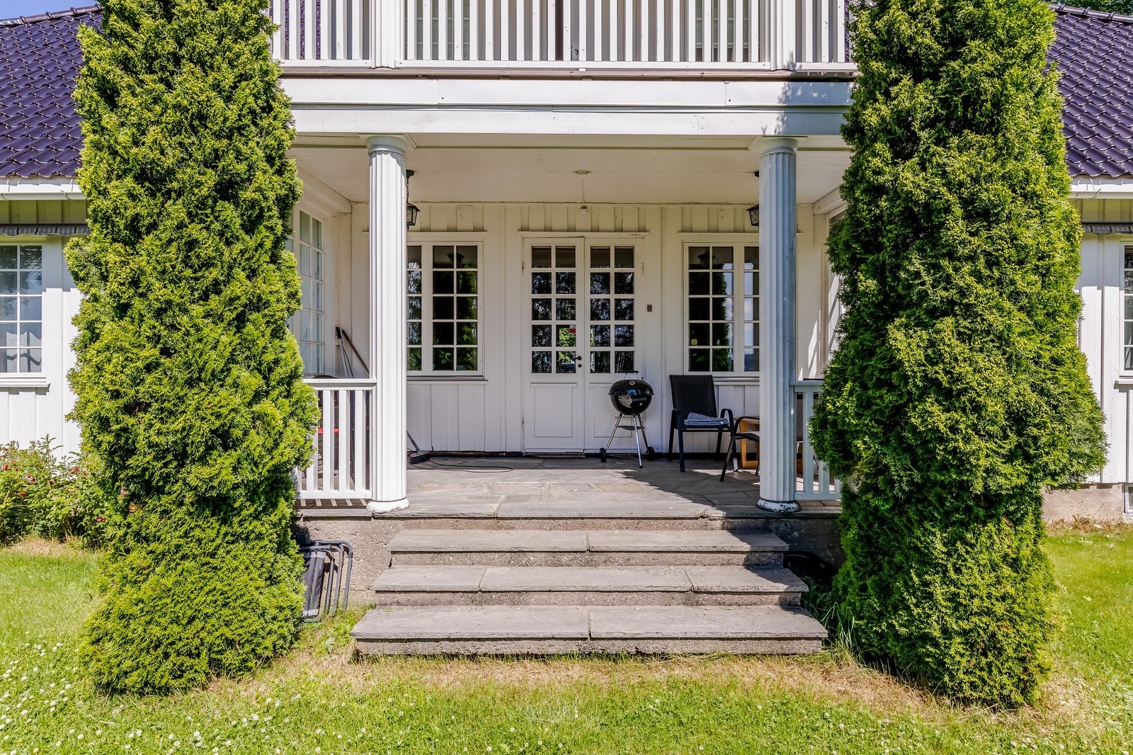 Terrasse med utgang til hage Galleribilde