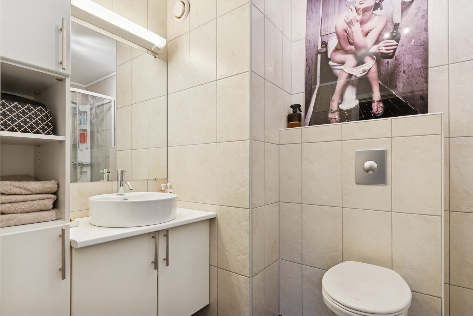 Flislagt baderom med elektriske varmekabler i gulv Galleribilde