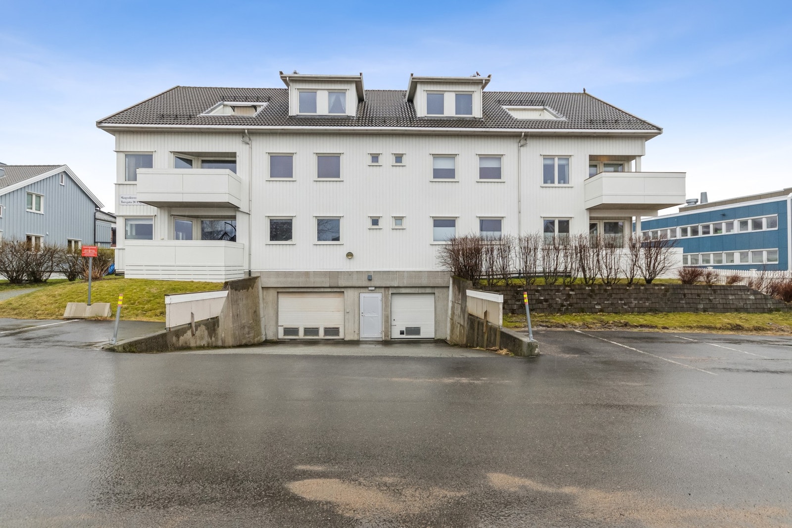 Leiligheten har fast parkering i garasjekjeller Galleribilde