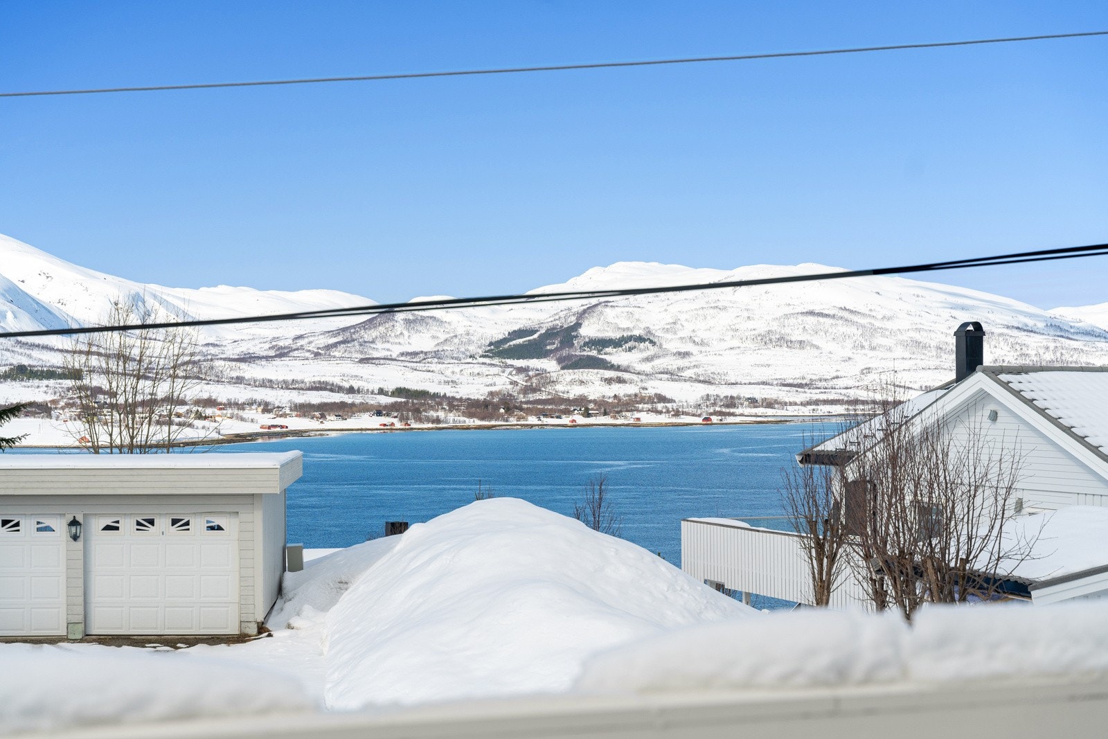 Boligen ligger fint til i et rolig og familievennlig nabolag med flott utsikt! Galleribilde