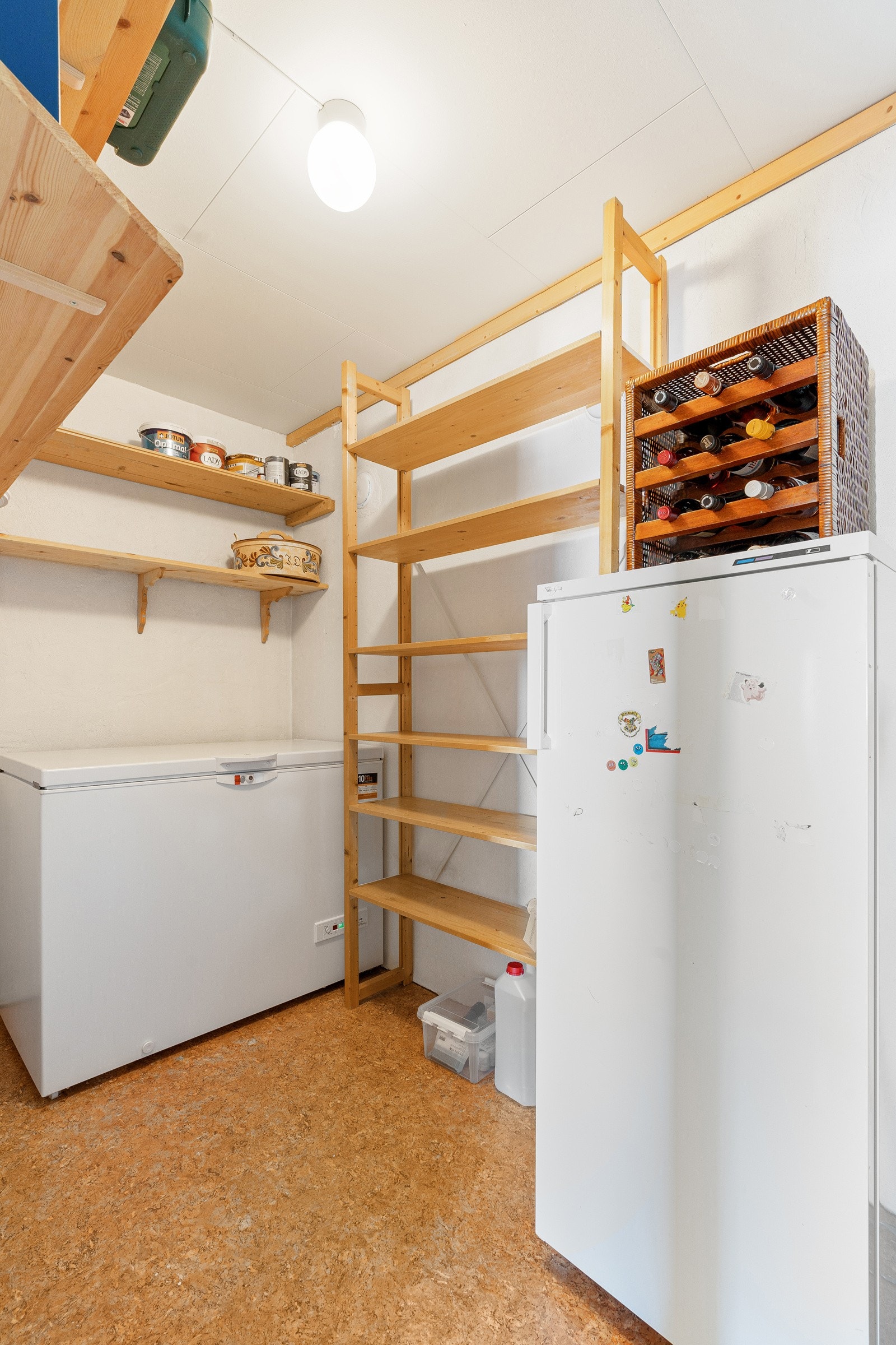 Boden sikrer godt med oppbevaringsplass. Galleribilde