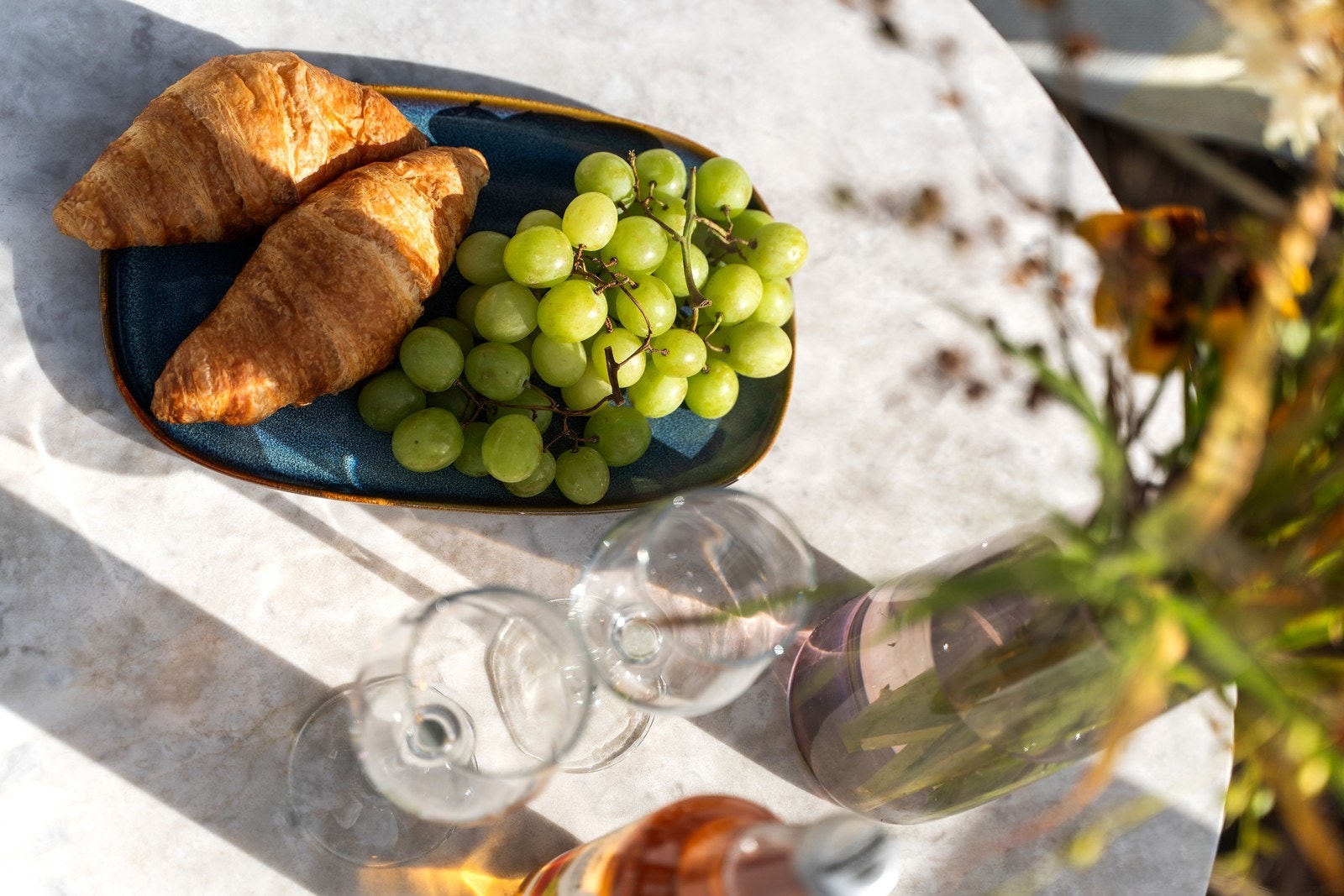 Balkongen vender mot vest og har gode solforhold om ettermiddagen. Galleribilde