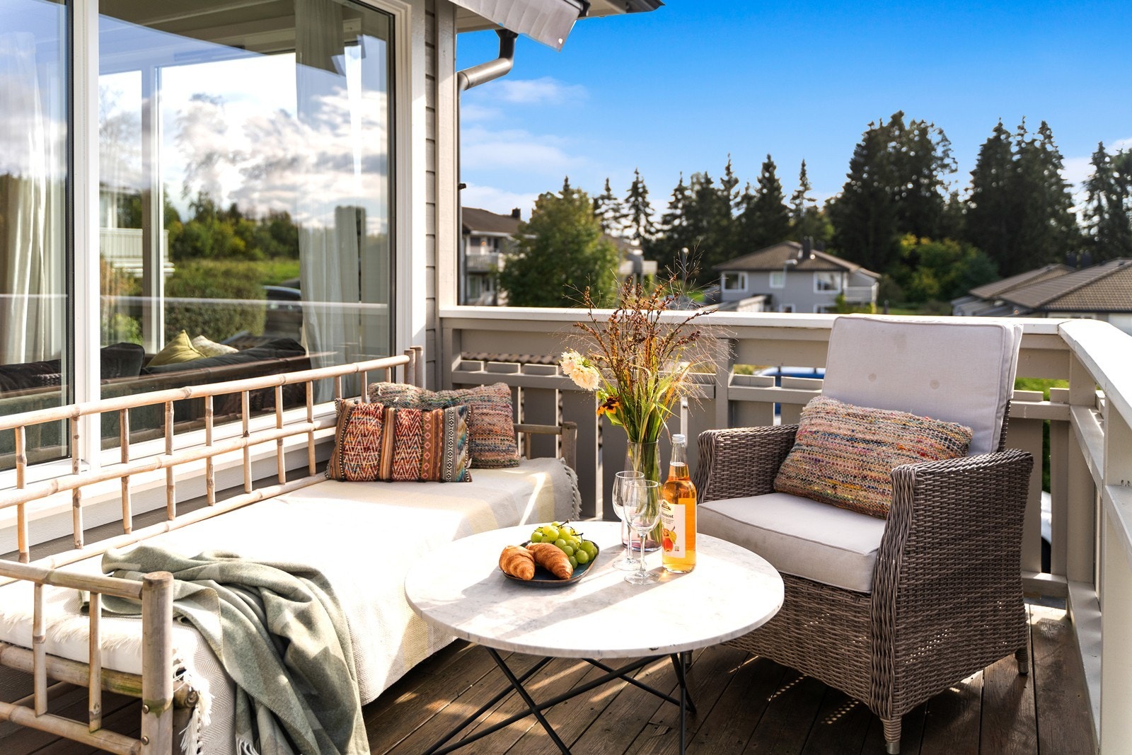 Hyggelig balkong med gode solforhold. Galleribilde