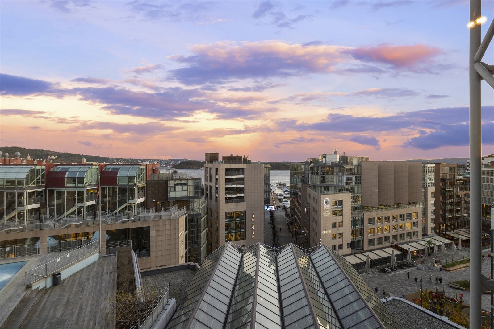 Utsikt kveldstid. Galleribilde