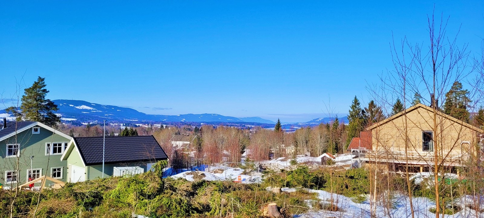 Fra tomten er det fantastisk utsikt mot idylliske Vorma. Galleribilde