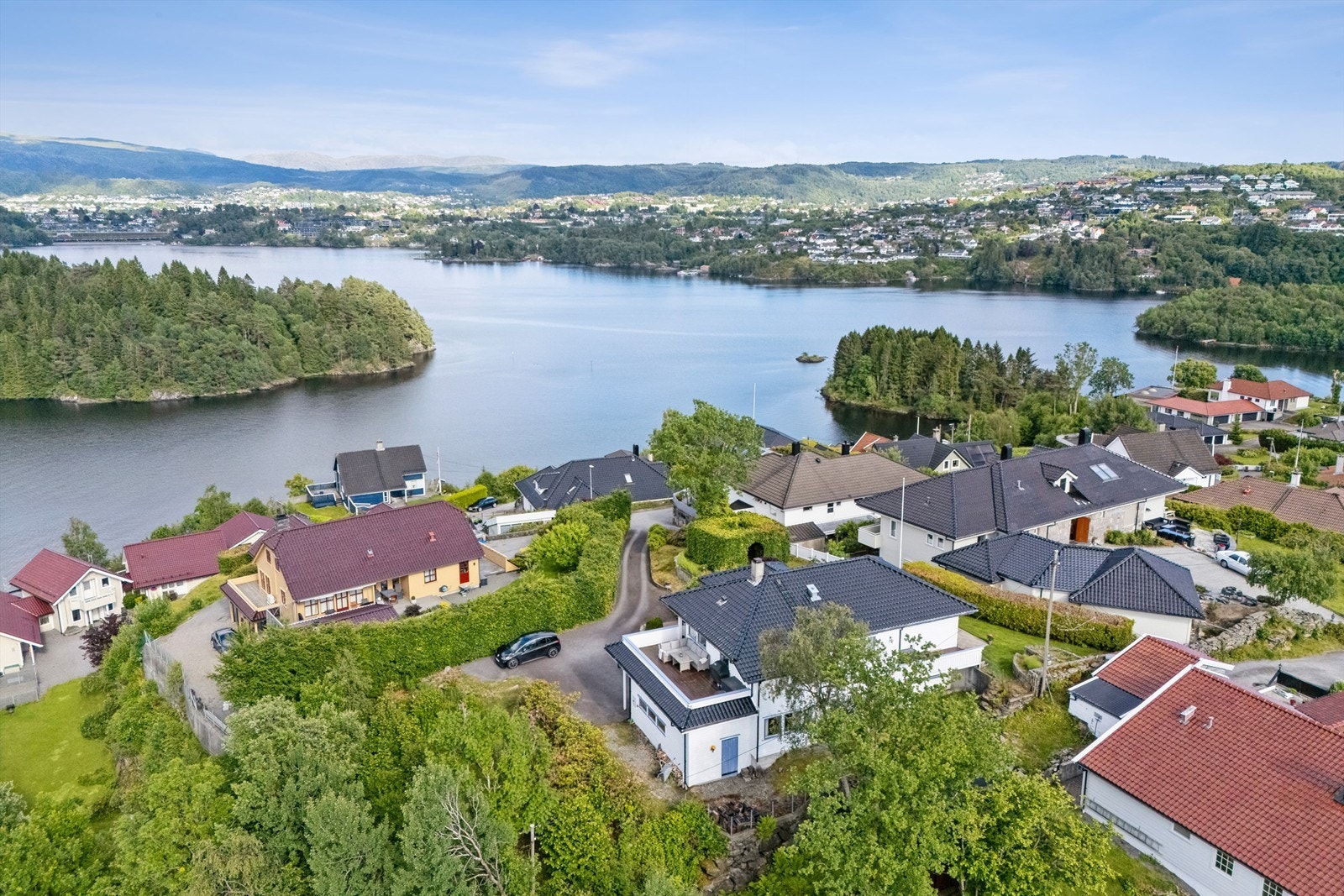 Meget attraktiv beliggenhet, solrikt og fantastisk utsikt! Galleribilde