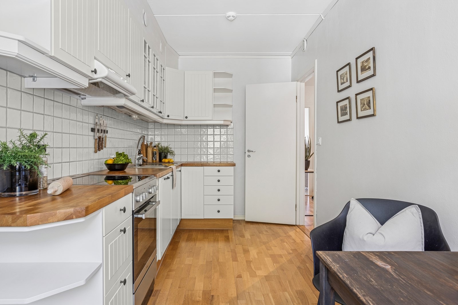 Vedr. hvitevarer se pkt. løsøre og tilbehør i salgsoppgaven. Galleribilde