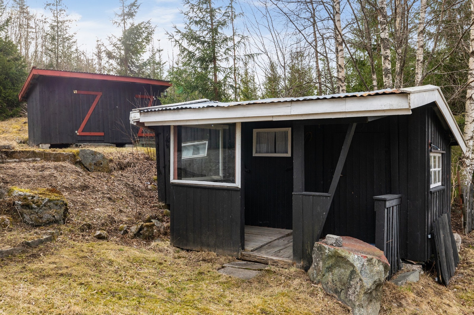 På tomten er det både uthus og anneks Galleribilde