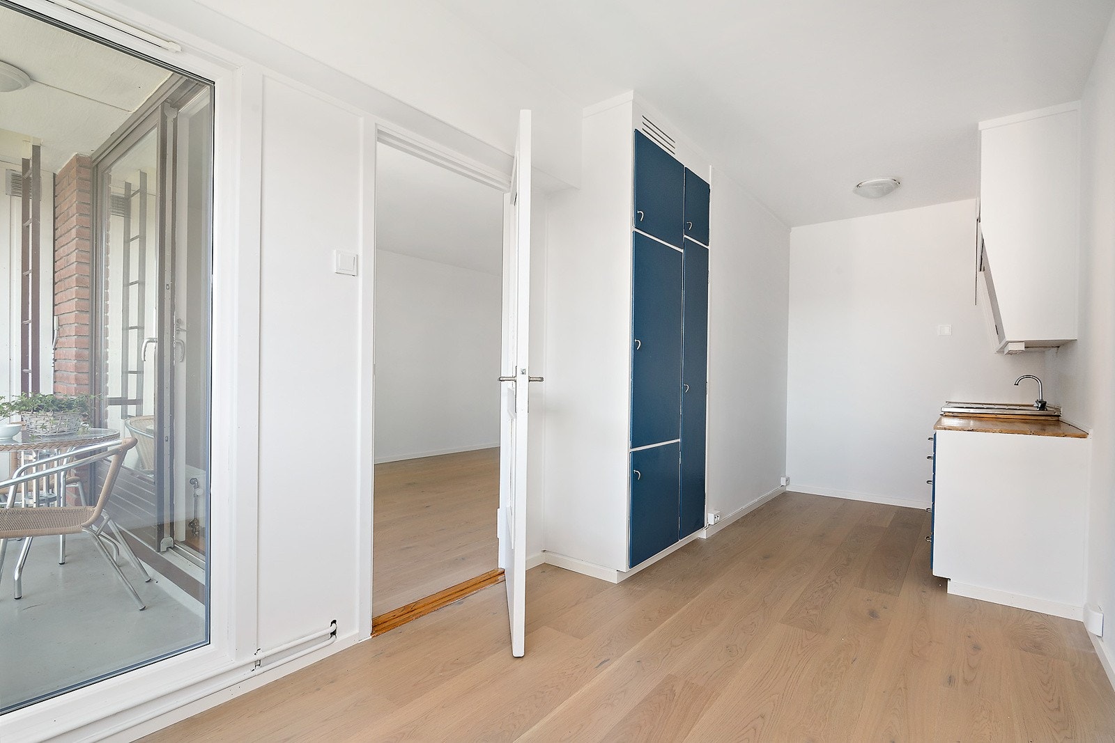 Kjøkken med eldre klassisk innredning Galleribilde