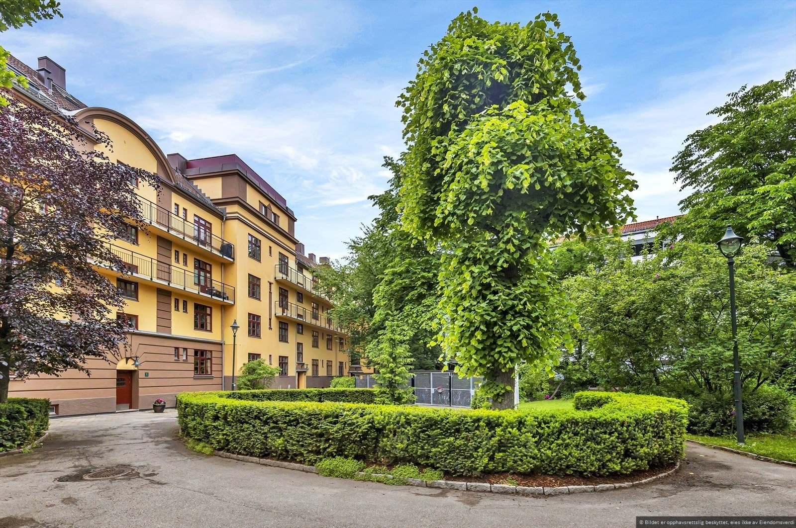 En perfekt kombinasjon av sentral med samtidig tilbaketrukket beliggenhet på beste Torshov. Galleribilde