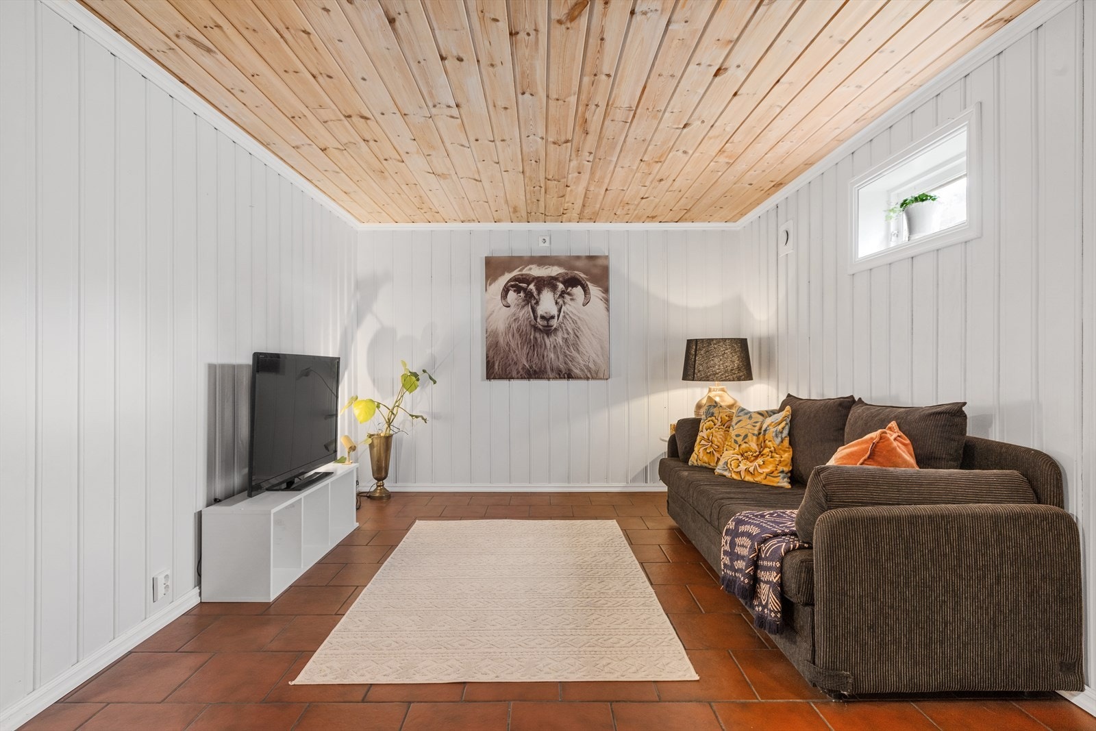 Stue i underetasjen. Galleribilde