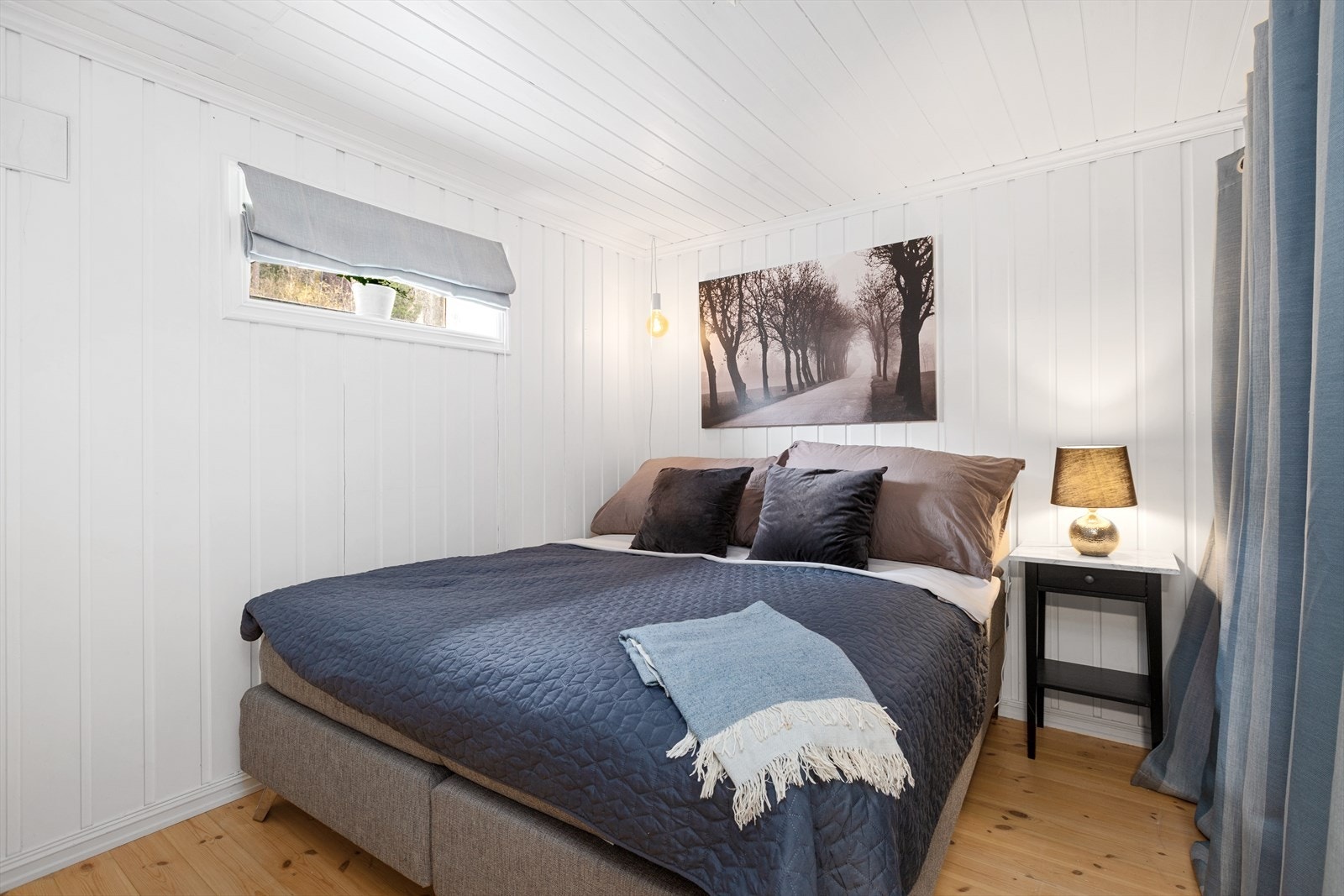 Rom benyttet som soverom i underetasjen, rommet er ikke søkt eller godkjent bruksendret Galleribilde