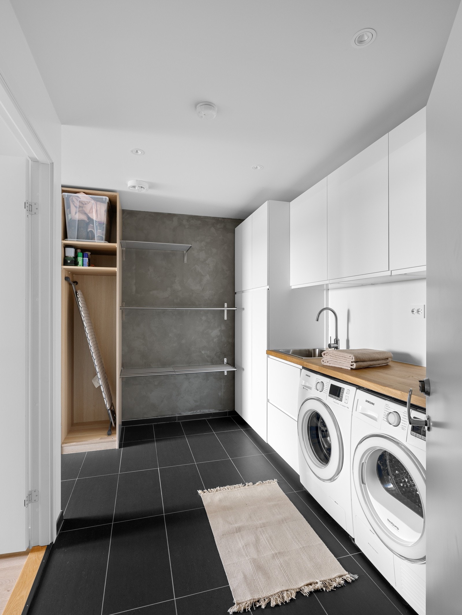 Sokkeletasje Galleribilde