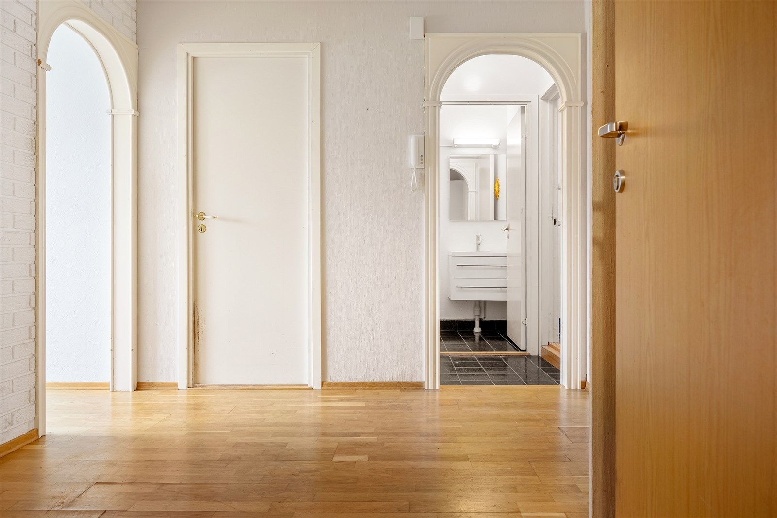 Inngangsparti. Galleribilde