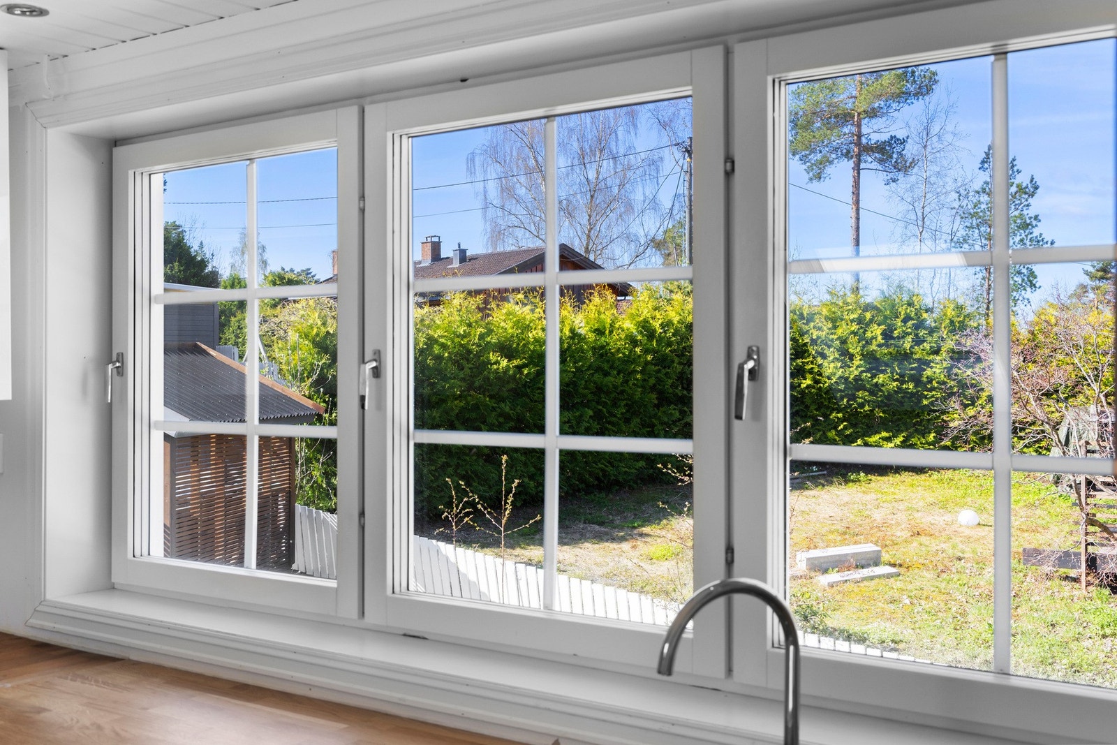 Utsikt fra kjøkken Galleribilde