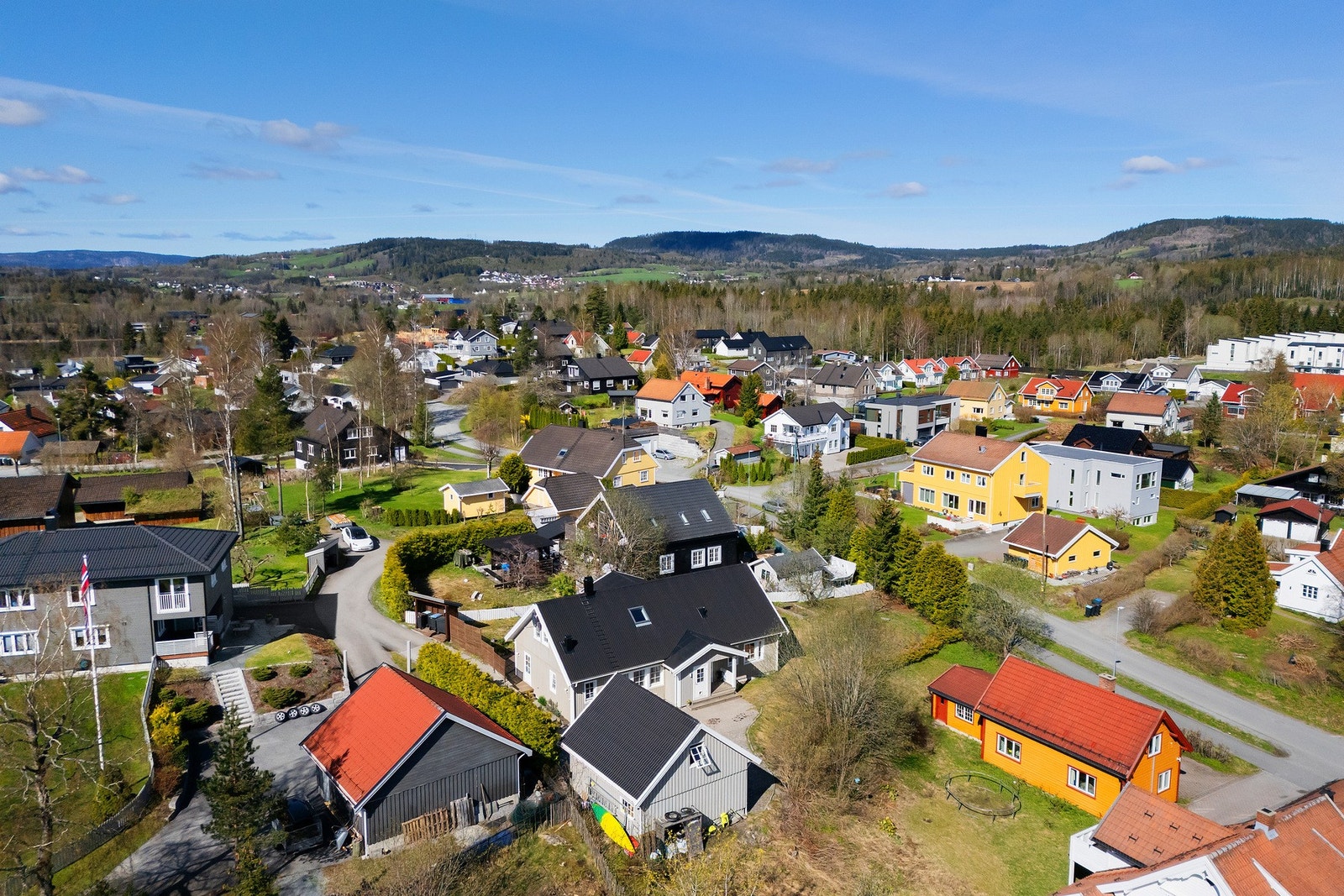 Engelsrud er et veletablert og barnevennlig villaområde i Asker Galleribilde