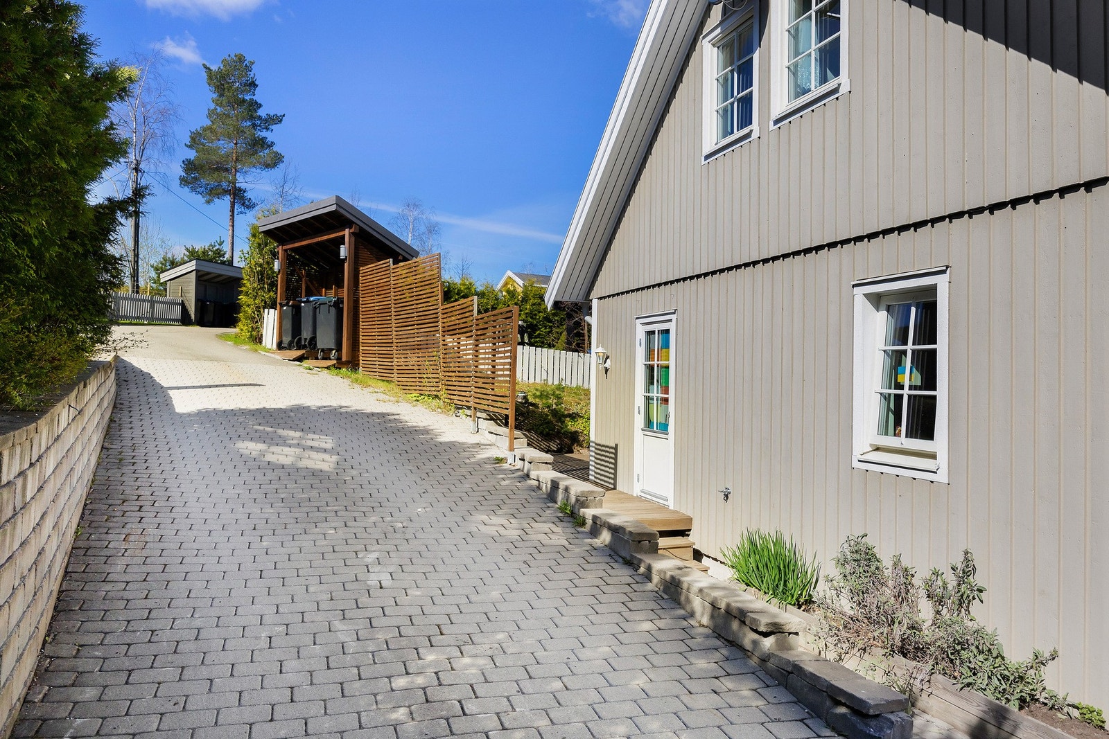 Innkjørsel Galleribilde