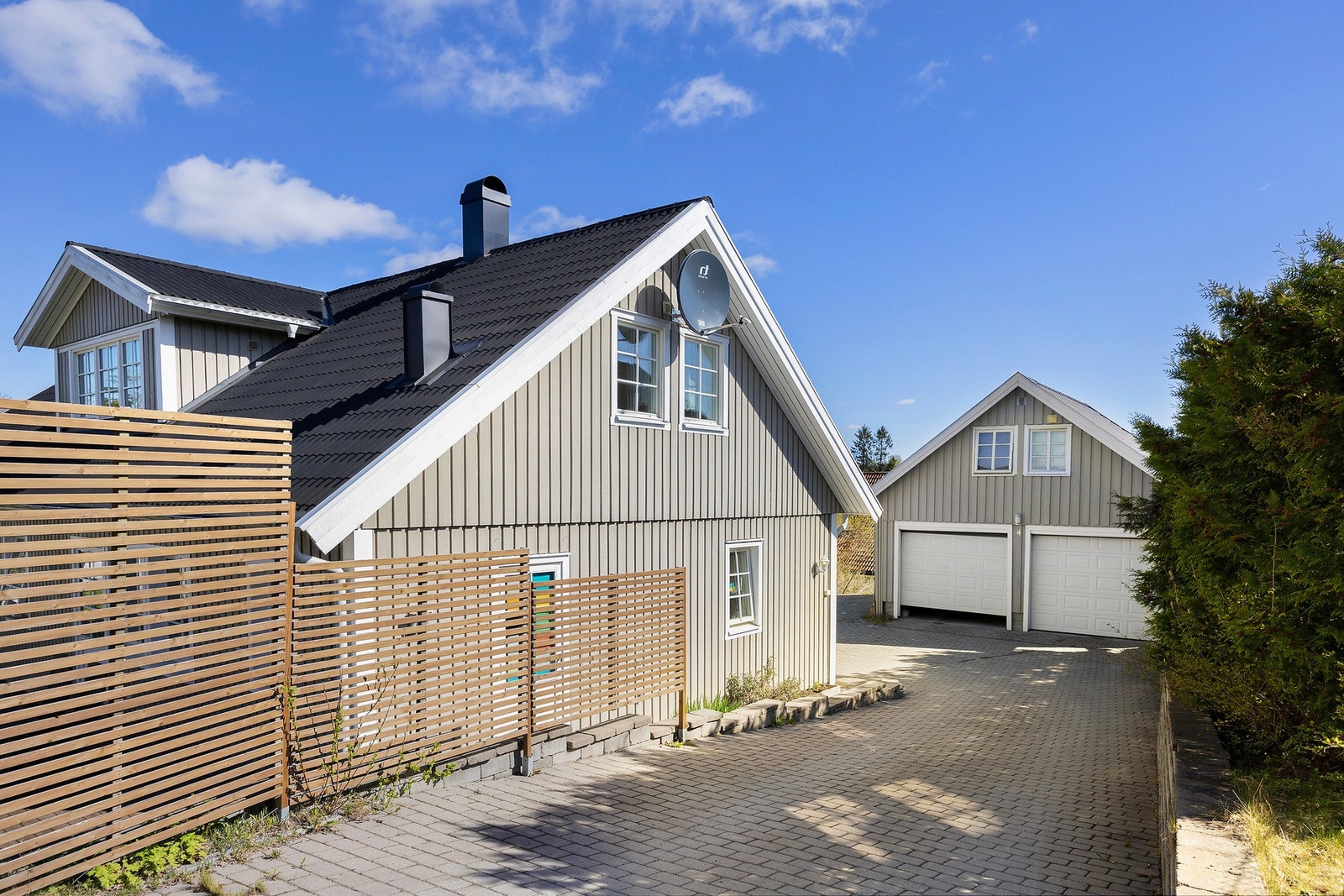 Innkjørsel Galleribilde