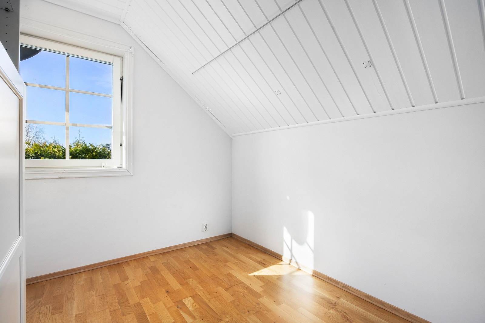 Boligen har to andre disponible rom - ikke godkjent soverom Galleribilde