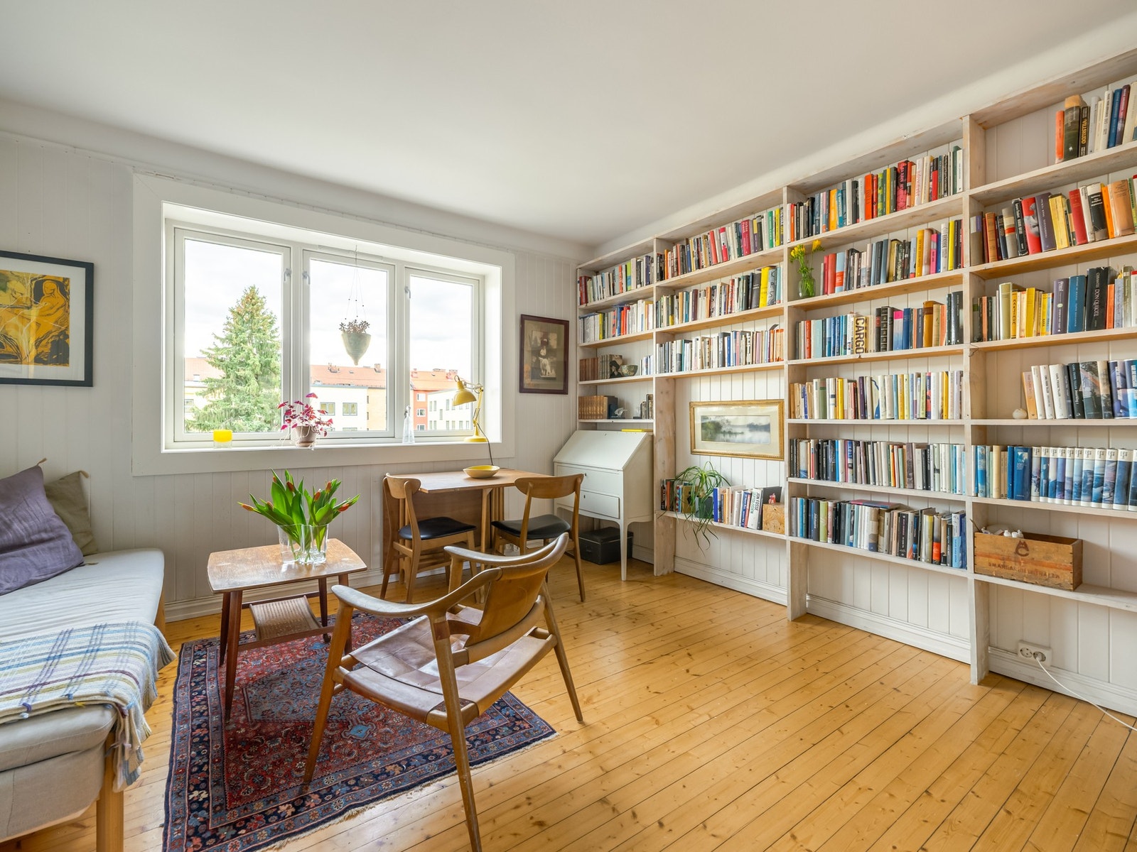 De fine, gamle tregulvene står fint til leiligheten og lager en lun og god følelse. Galleribilde