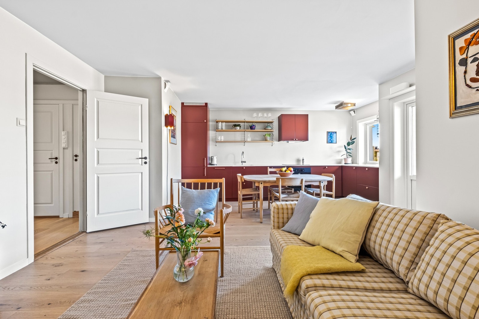 Det er pene overflater i hele leiligheten Galleribilde