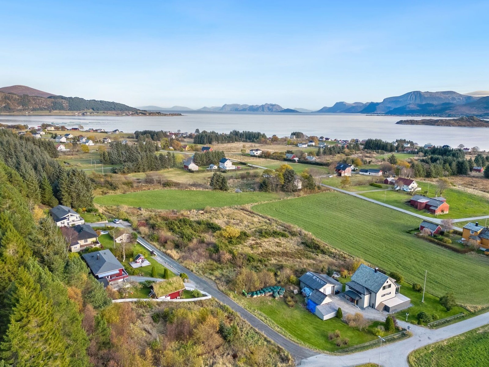 Attraktiv beliggenhet ved Lyngstadvegen nord. Innregulert til 5 eneboliger Galleribilde