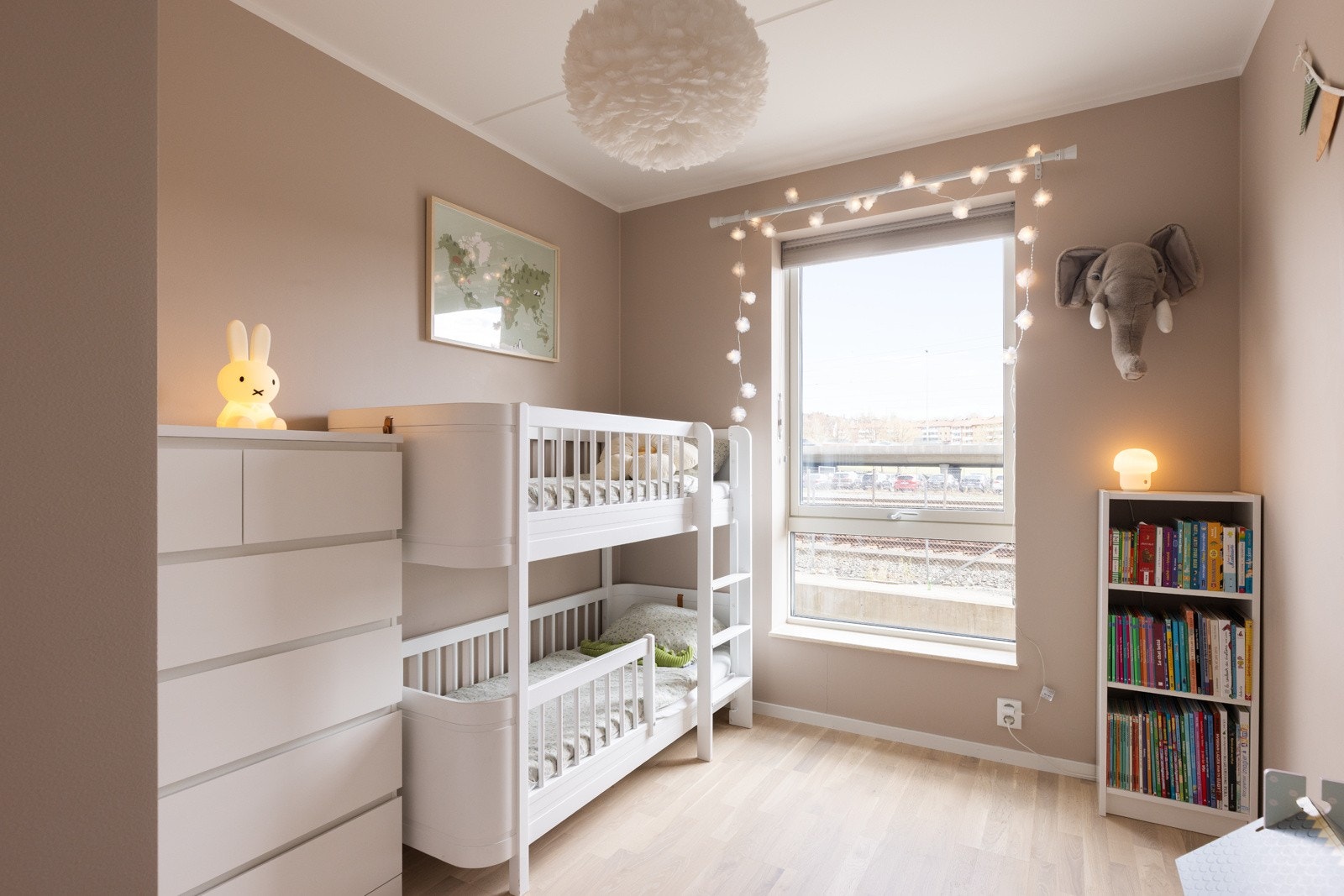 De to andre soverommene kan fint innredes med dobbeltseng eller det som måtte ønskes. Galleribilde