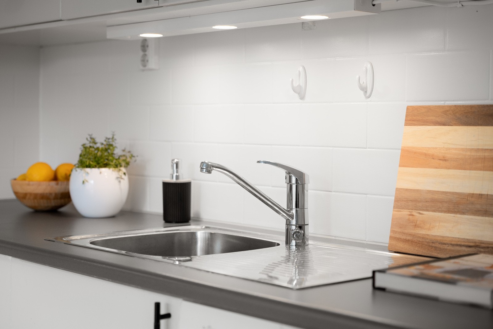 Fyring, varmtvann og internett er inkludert i felleskostnadene. Galleribilde