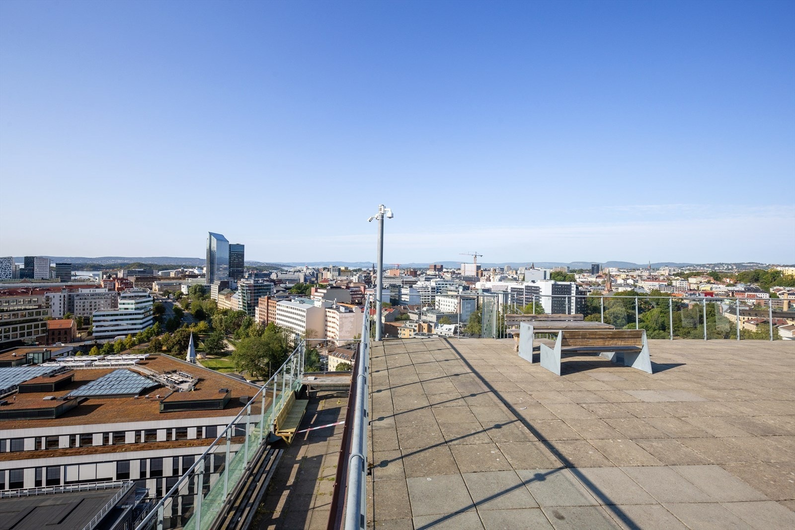 Takterrassen har fantastisk panoramautsikt over Oslo by! Galleribilde
