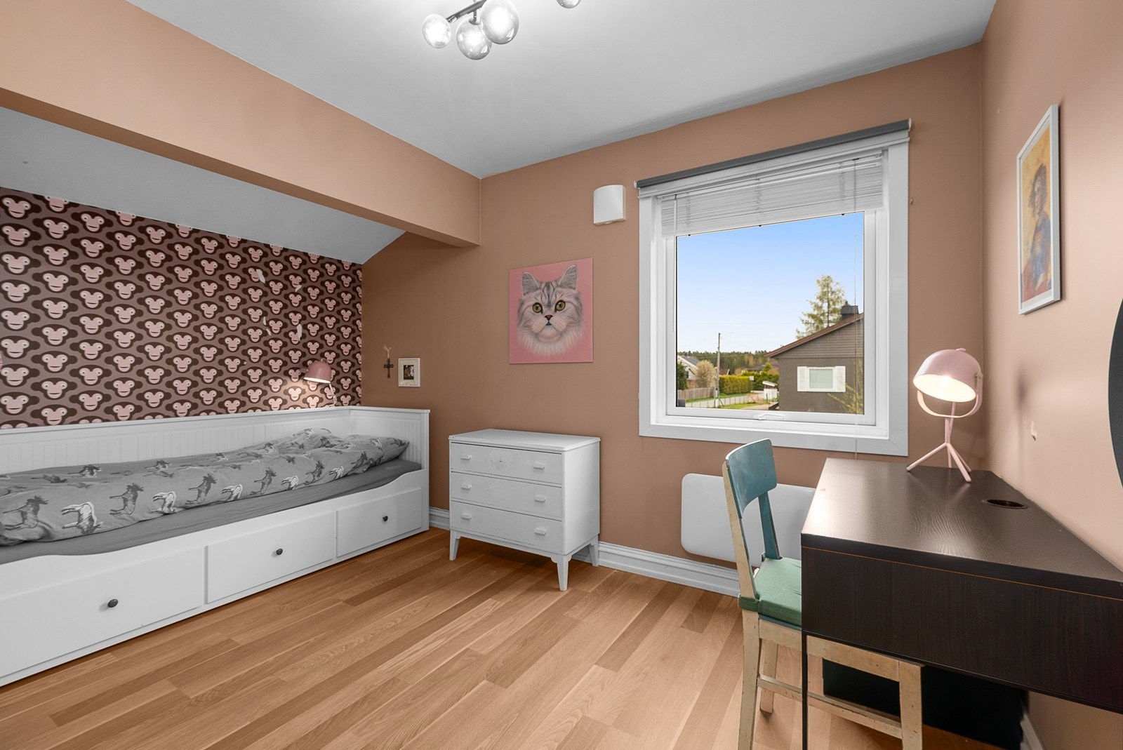 Barnerom i 1.etasje har en god størrelse Galleribilde