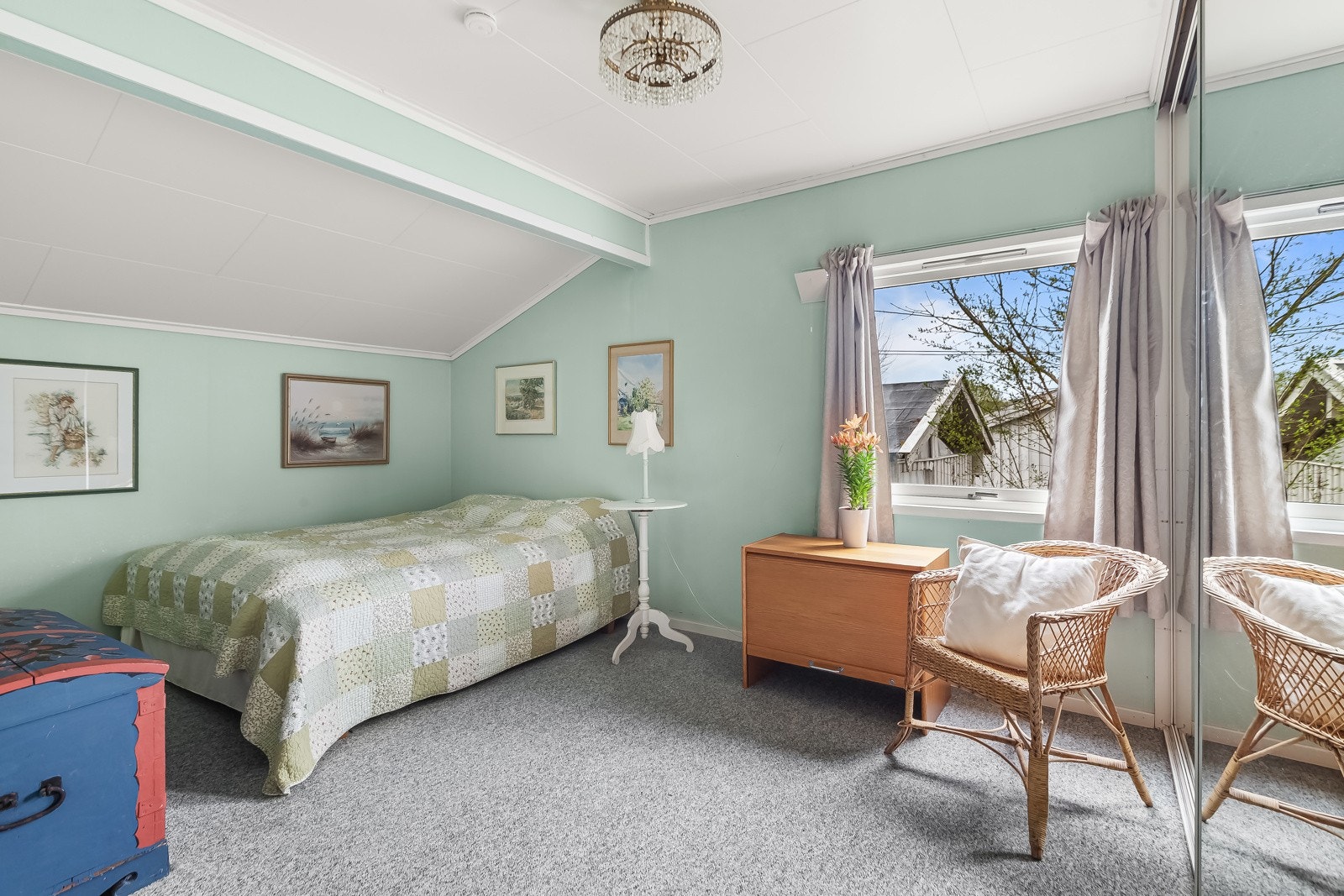 Soverom nr. 3 med garderobeskap. Galleribilde