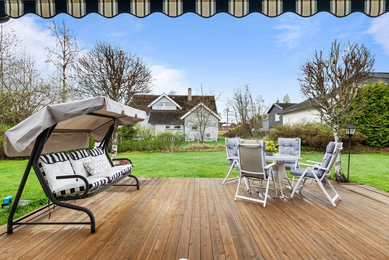 Fra stuen er det utgang til terrasse på 36 kvm. Galleribilde