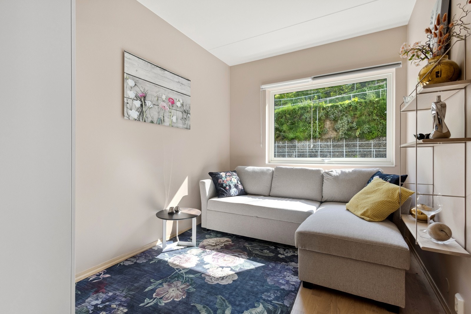 Soverom 2 - Leilighetens 2 soverom har tidligere blitt brukt som ekstra stue. Galleribilde