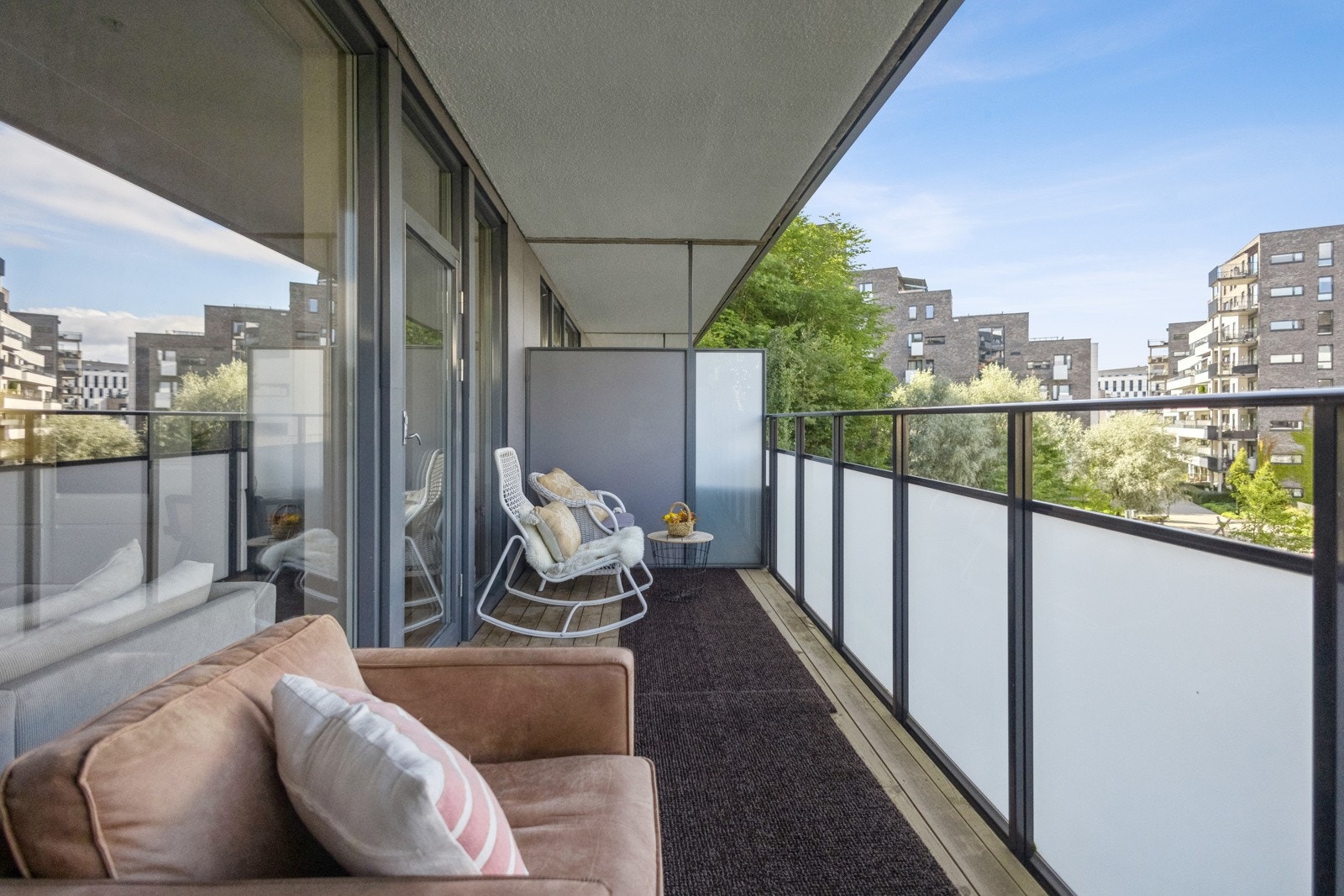 Her har du god plass til å invitere venner og familie på grillfest. Galleribilde