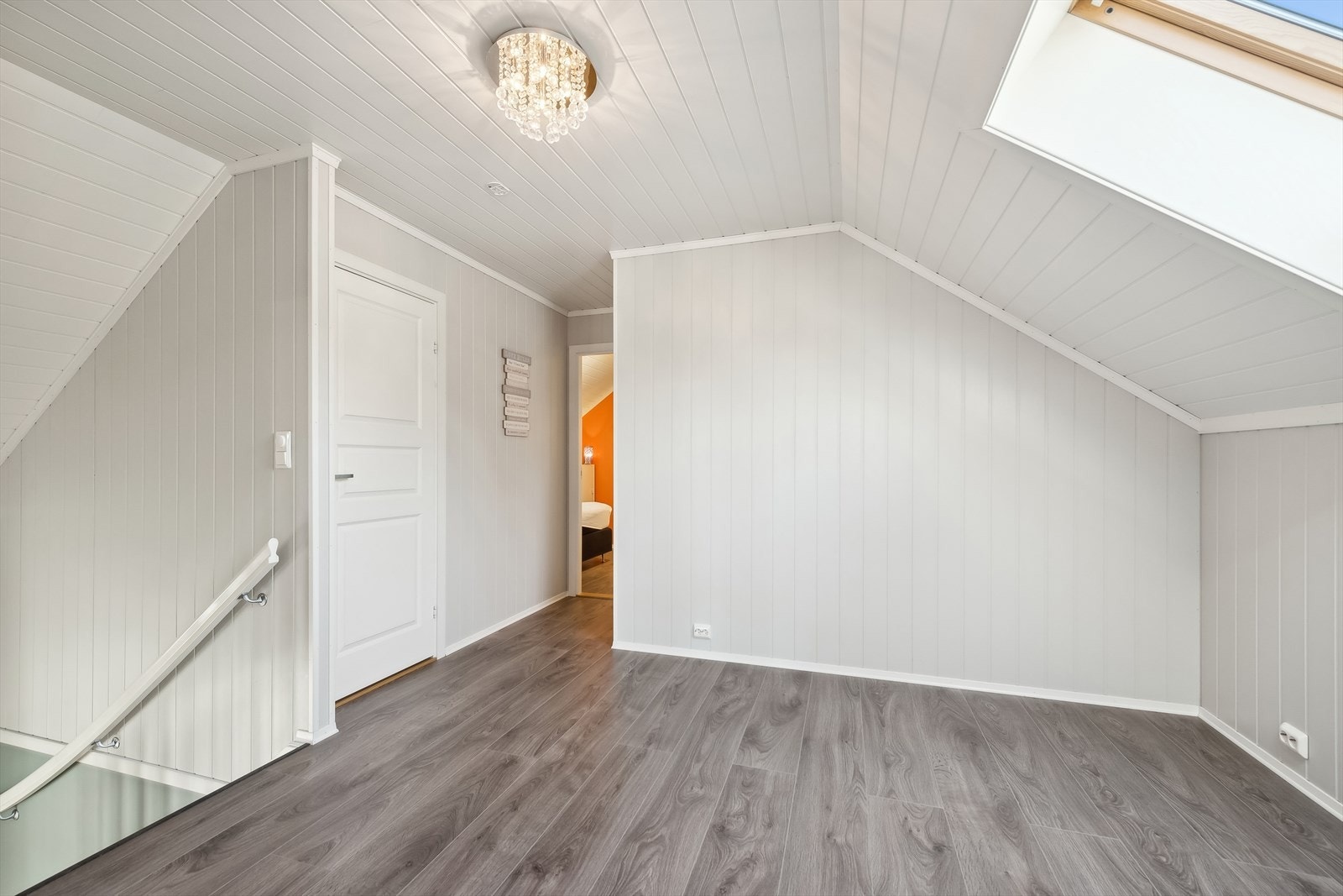 Denne stuen passer perfekt til å brukes som tv-stue eller kontor Galleribilde