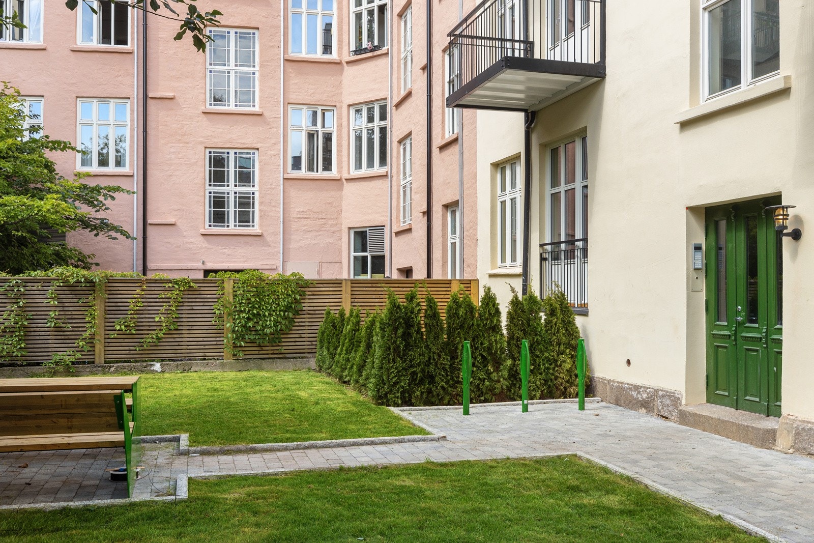 Meget pent opparbeidet, samt grønt og frodig. Galleribilde