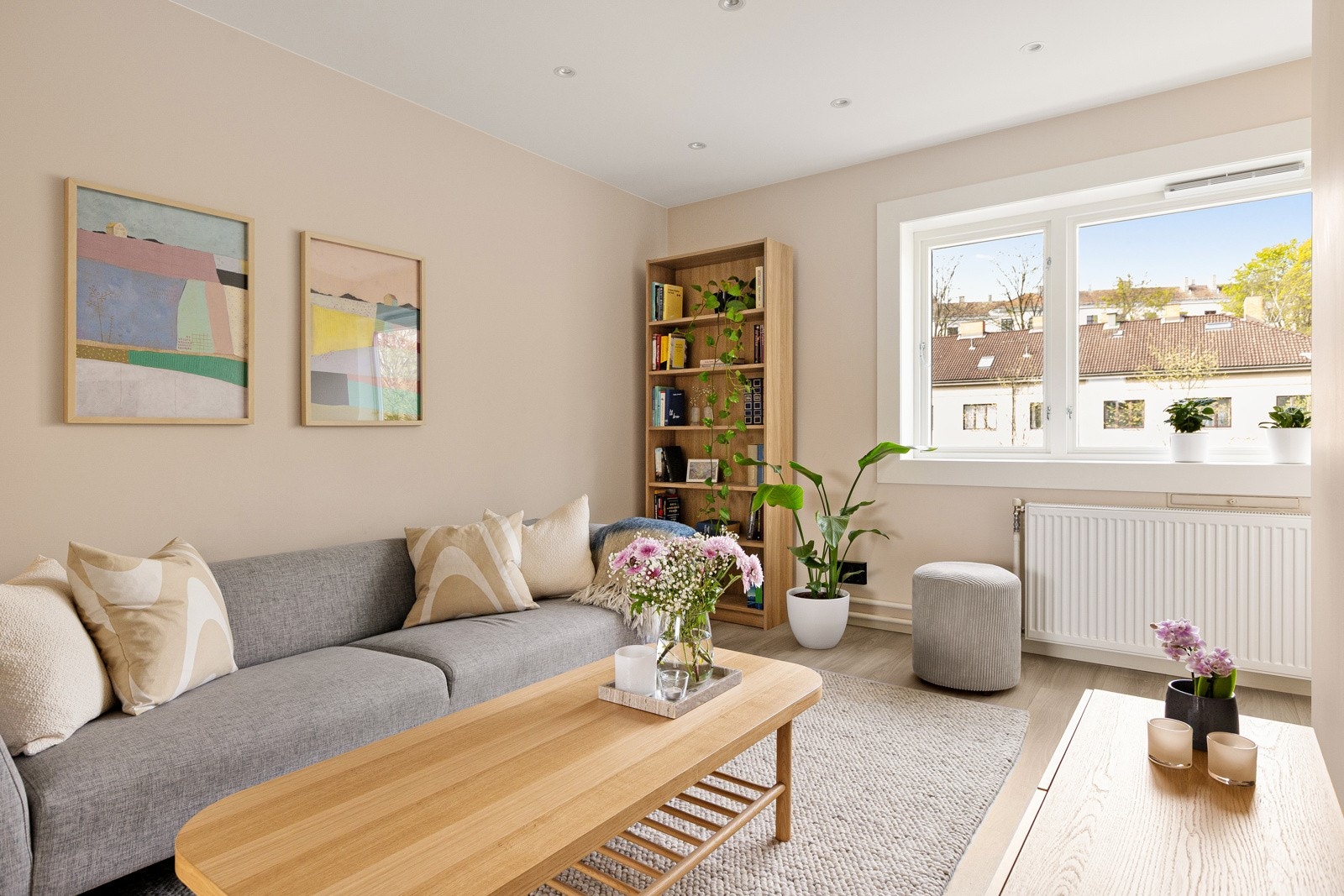 Dette er en innbydende 3-roms som holder høy standard etter omfattende oppussing i 2022 Galleribilde