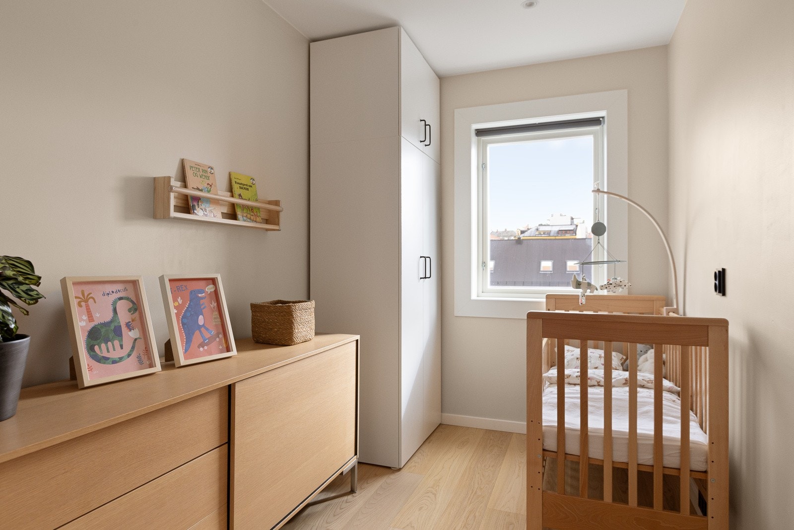 Soverom nr. 2 er også av god størrelse, men egner seg godt som barnerom, gjesterom eller kontor Galleribilde