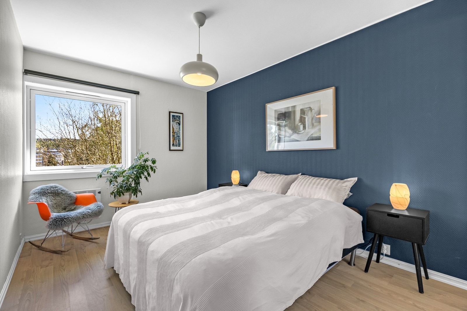 Leiligheten har to gode soverom i tilknytning til entréen. Galleribilde