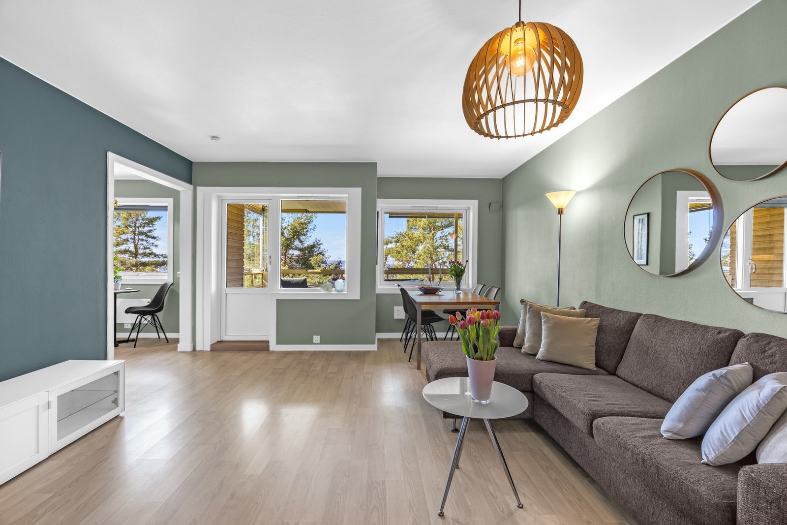 I felleskostnadene har du blant annet kabel-tv, fibernett fra Telia inkludert. Galleribilde