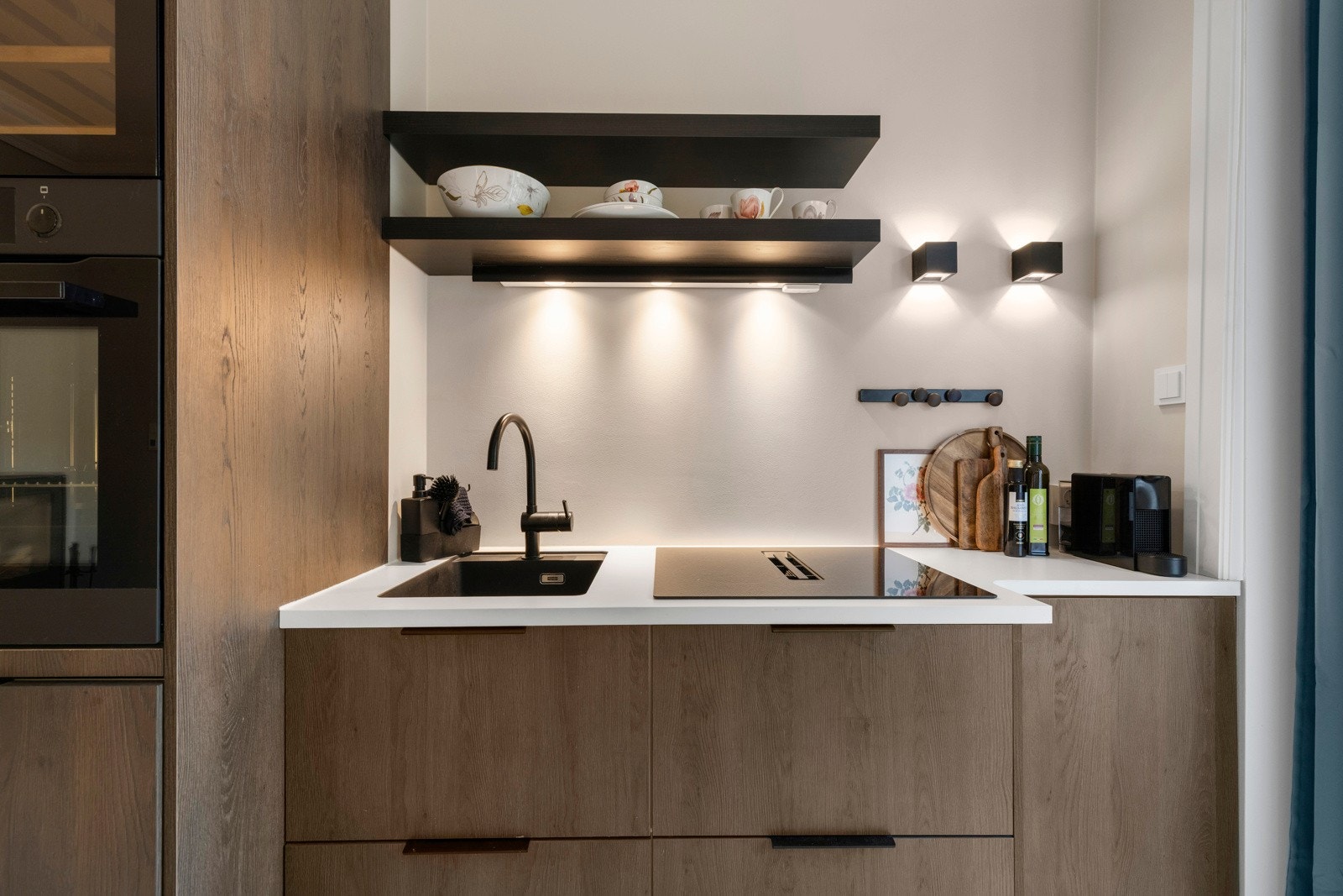 Her ligger alt til rette for kokkelering til hverdag og fest. Galleribilde